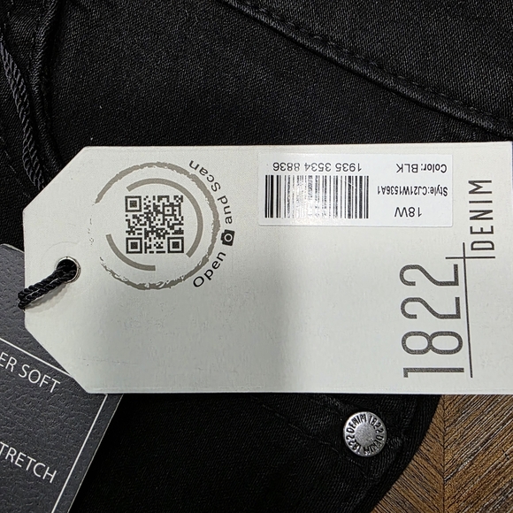 NWT 1822 Denim Black Ankle Skinny Jeans Studded Side Detail Plus Size 18W - Picture 8 of 10